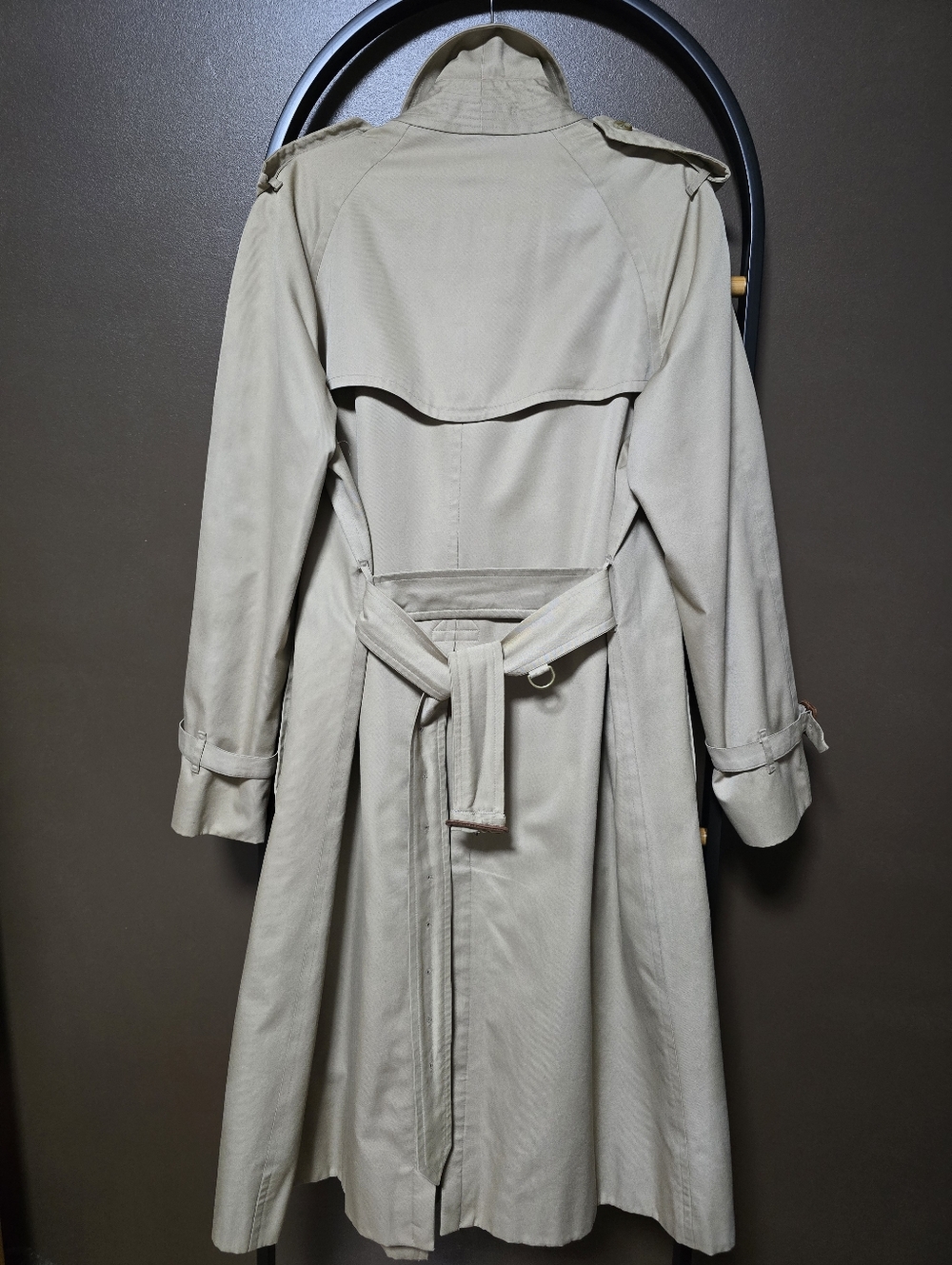 Vintage Burberry Beige Double-Breasted Trench Coat with Check Lining - Picture 3 of 7